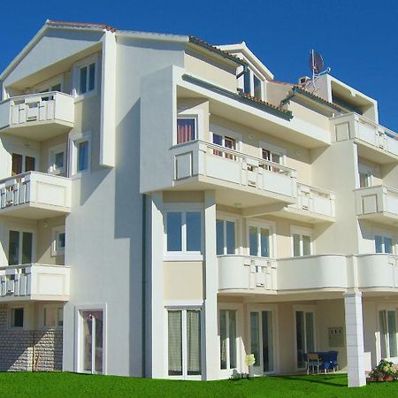 Apartments Mirage Novalja Εξωτερικό φωτογραφία