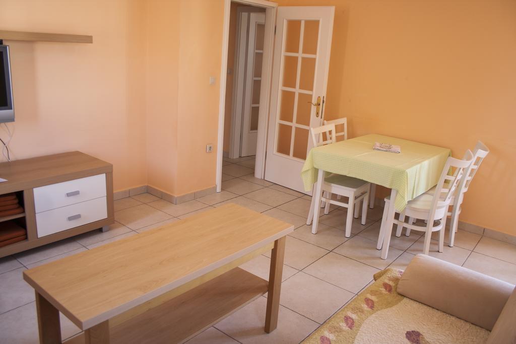 Apartments Mirage Novalja Εξωτερικό φωτογραφία