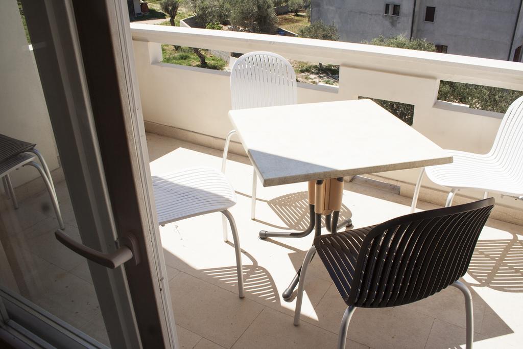 Apartments Mirage Novalja Εξωτερικό φωτογραφία